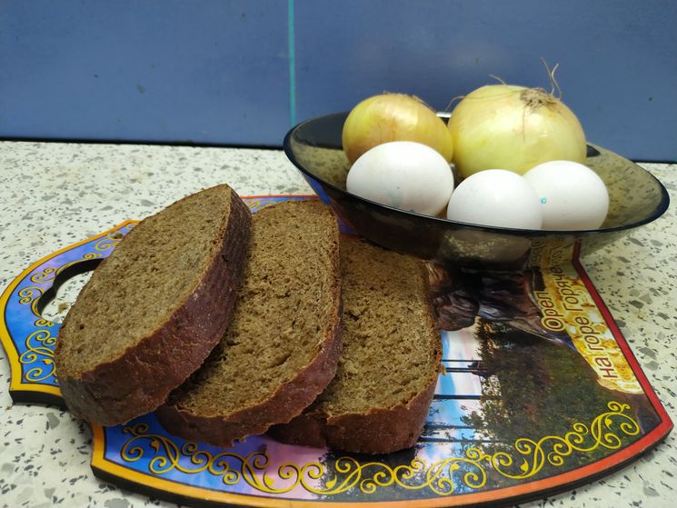 Как делать гренки с луком