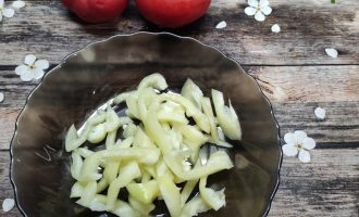 Рецепт салата из огурцов помидоров и перца с фото