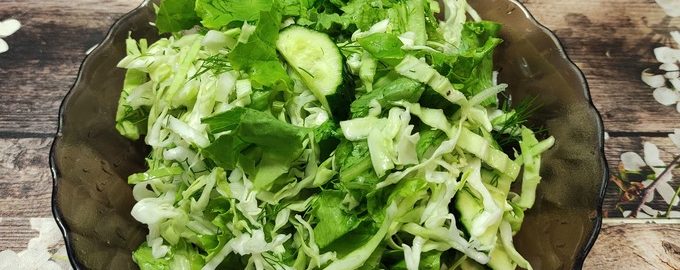 сколько калорий в салате из капусты и огурцов с маслом